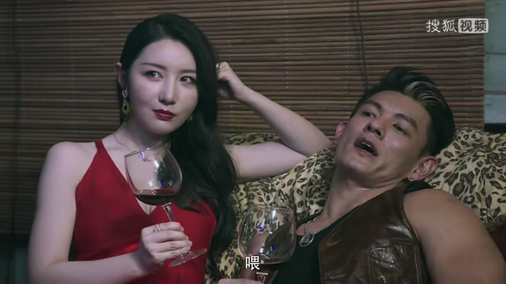 热血网剧非黑即白目睹未婚妻被绑退伍特种兵独闯异邦英雄救美