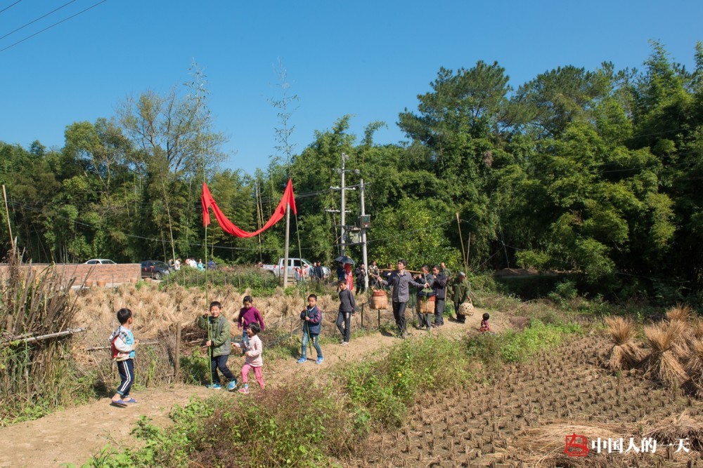 肺炎阴影下的小镇婺源：农村封路，婚礼取消，景区空荡荡(图)