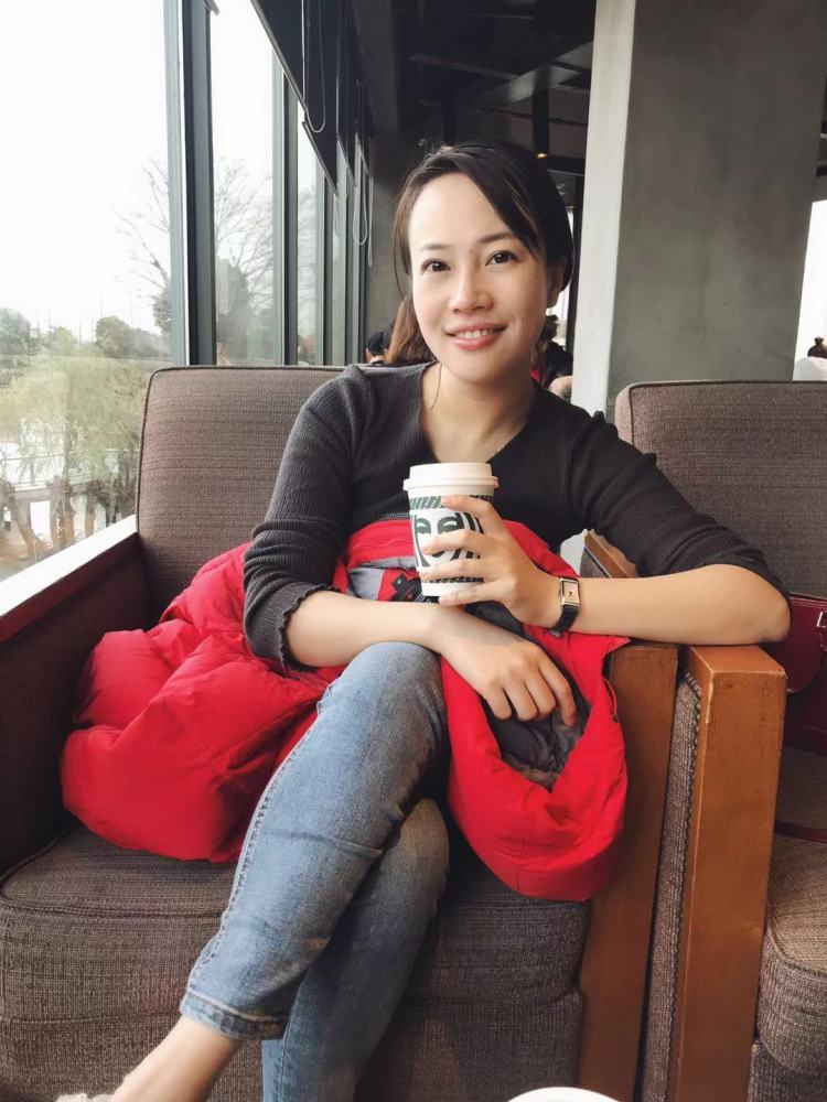 薛春艳笑言,她现在对当"网红"有"流量"不再害怕和排斥.