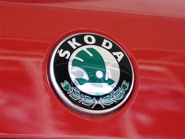 这5个车标被骂"全球最丑",尤其是第3个,女司机"恨之入骨"!