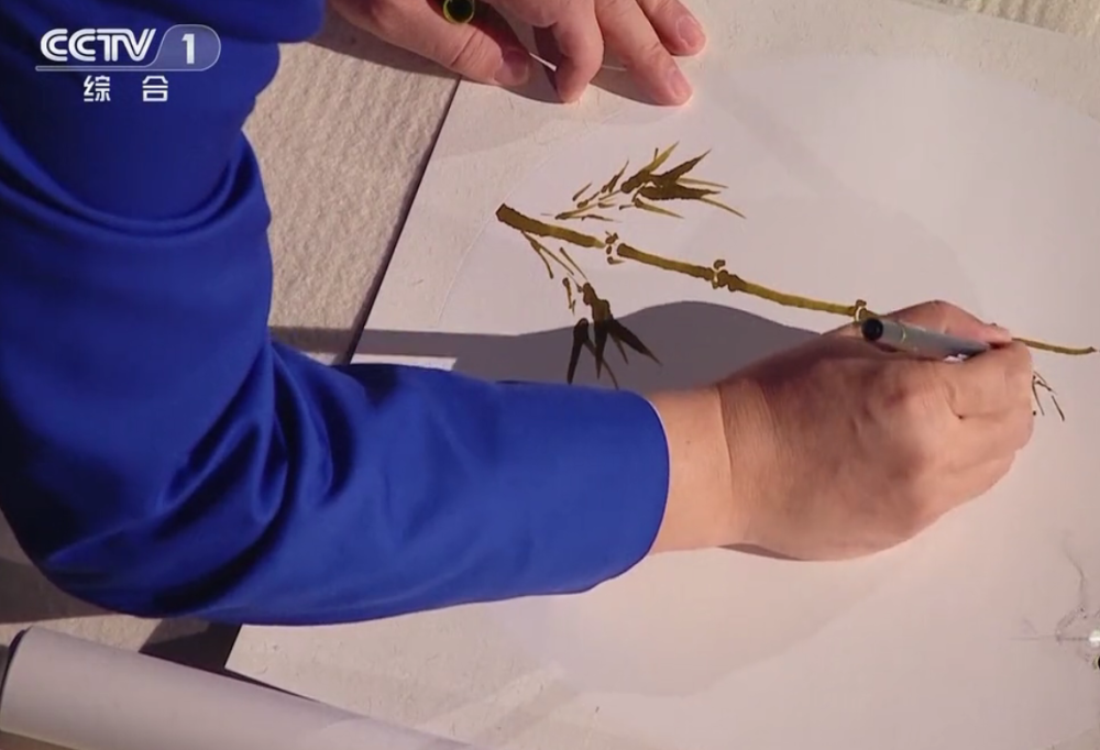 肖战童年记忆太特别,用墨水吹出竹子形状,被调侃是个特别的存在