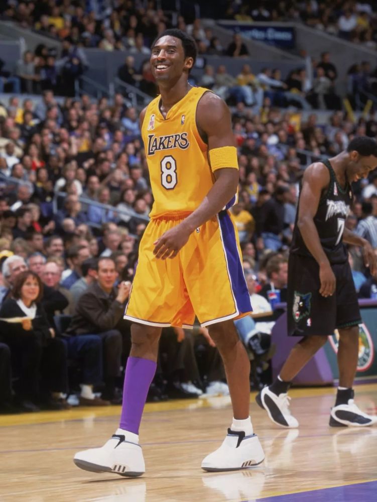 随着球鞋回顾科比高光时刻|r.i.p. mamba