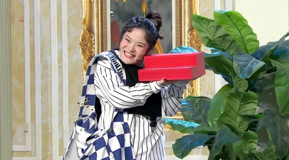 金靖上春晚走红,她原本的搭档刘胜瑛被宋祖儿换掉,如今鲜有人记得