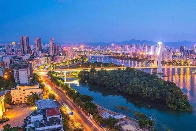 gdp属于_广东“受宠”的一座小镇,GDP已不属于地级市,未来发展不可限量