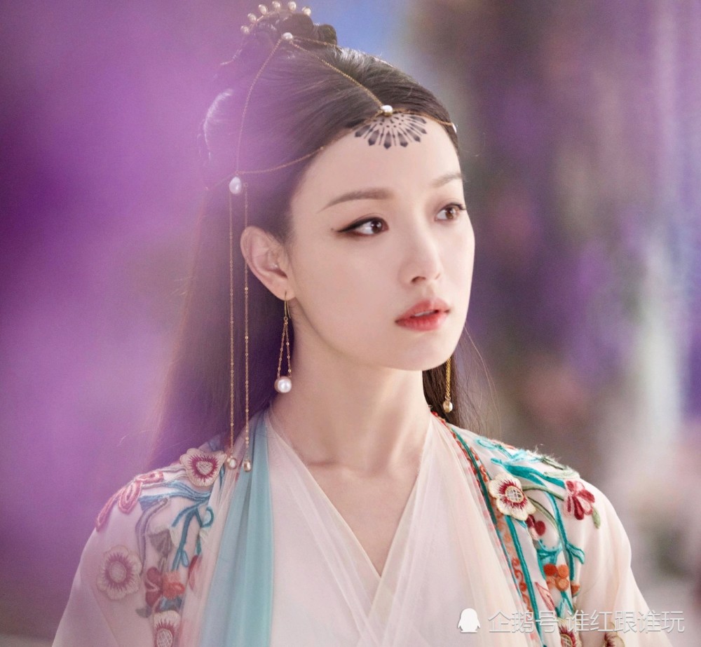 张天爱接棒倪妮,成下一个艳压女王?可惜作品跟