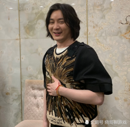 张大仙太难了花钱请来员工只为搜集自己丑照但是仙友们有福了