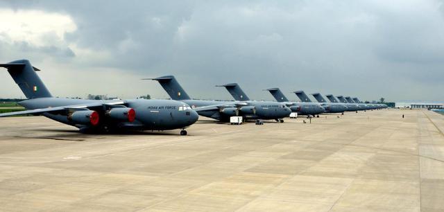 经济濒临崩溃,印度想出一个妙招:入侵巴基斯坦