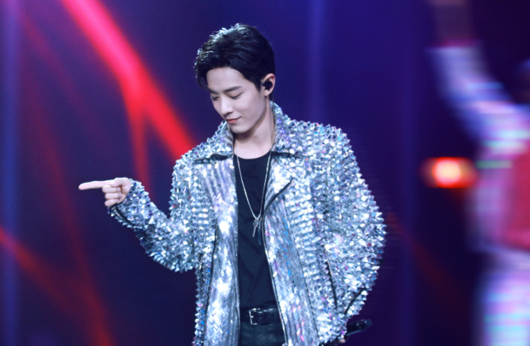 王一博|肖战有多落魄？作品被撤档，综艺临时被取消，今要蹭王一博热度？