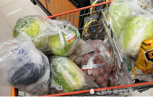 山东淄博几十斤大白菜转眼就空了疫情引起囤货潮