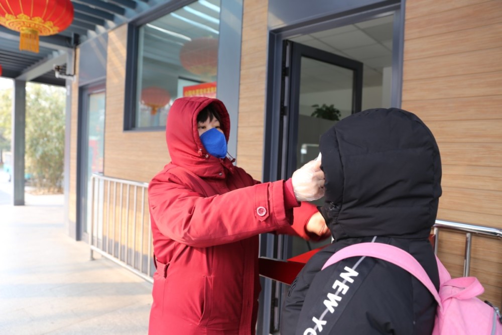 北京游园人数大幅下降超8成,游客入园需戴口罩测体温