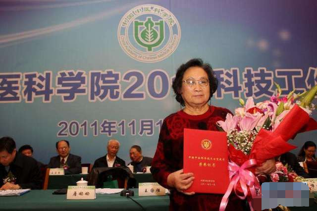 屠呦呦团队的研究成果是不是中医的贡献答案一目了然