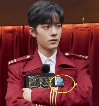 央视春晚观众12.3亿,7位顶级明星功劳大,有谁注意肖战胸牌介绍