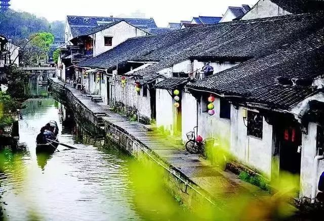 于千万人之中遇见原来你还在这里