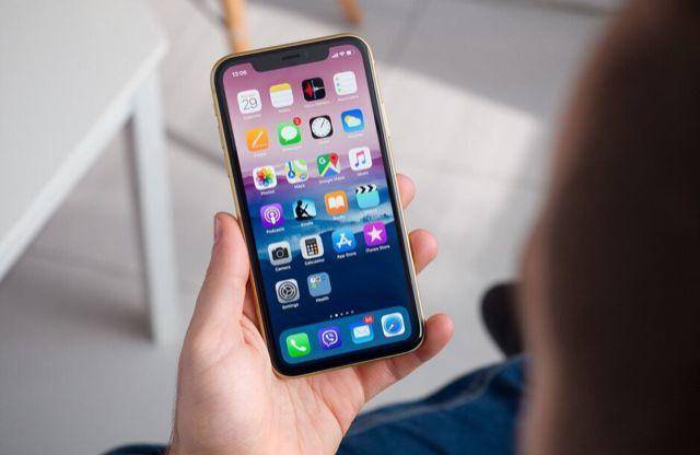 预计今年苹果会把iphone 9(se2)的价格定为399美元(折合人民币约2767