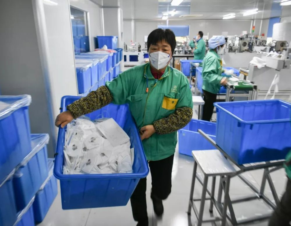 实探口罩生产厂!产能究竟如何?市民为何依然"一罩难求"?