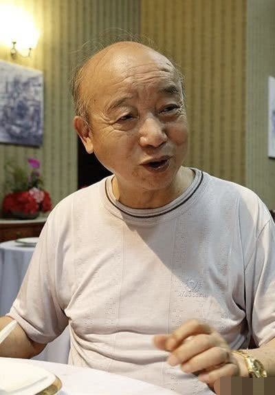 "确实,对于很多人来说,李九松老师就是浙北上海苏南人心中的"老娘舅"