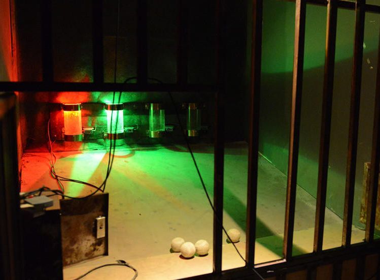 测试题目:假如现在你被关在一个密室里,在你的眼前有一颗定时炸弹