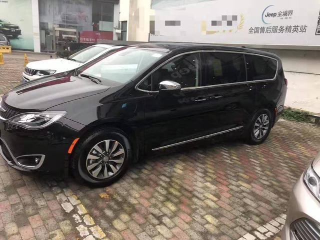 克莱斯勒大捷龙,最新7座mpv,百公里油耗1.8l