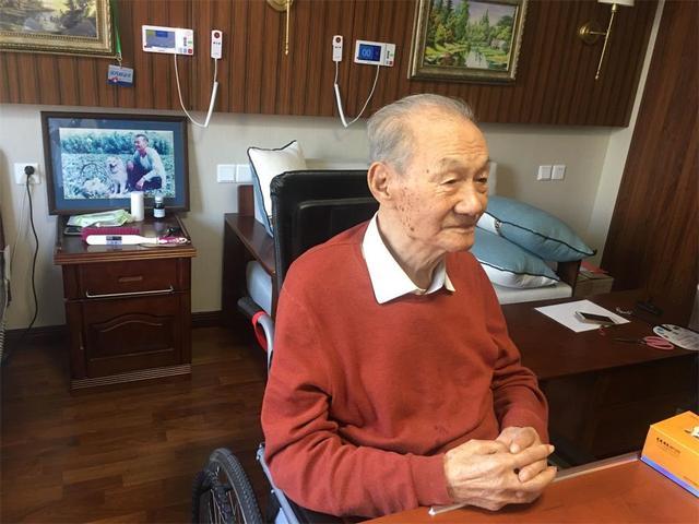 93岁老戏骨去世,26日因病住院后一直昏迷,网友哀悼"小花爷爷"