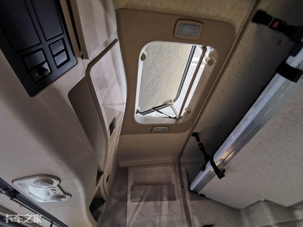 双燃料潍柴动力这款德龙x3000牵引车要火综合性能你打几分