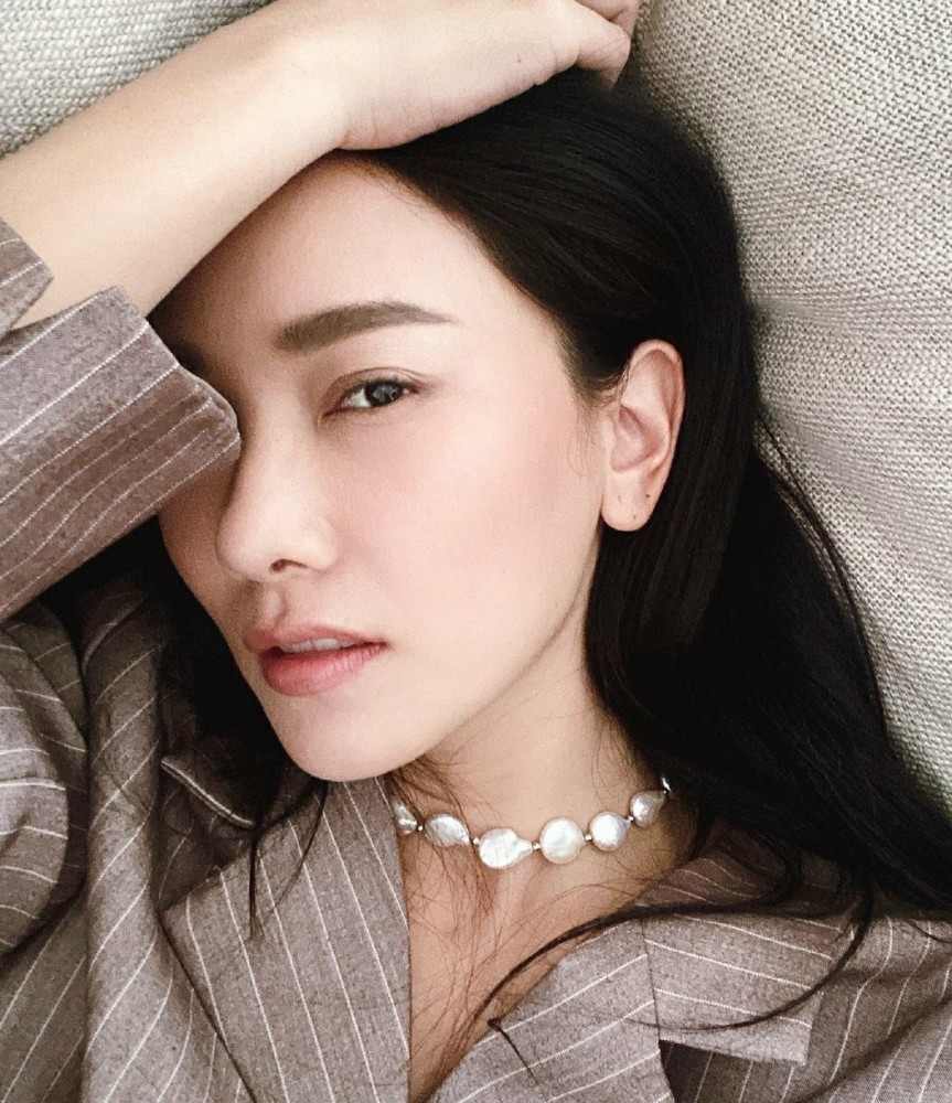 小编刚才发现noon竟然在微博上自爆称自己是中泰混血有50%的中国血统