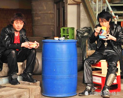 假面骑士:14年后地狱兄弟变化有多大?看到影山瞬,兄贵泡面吃多了