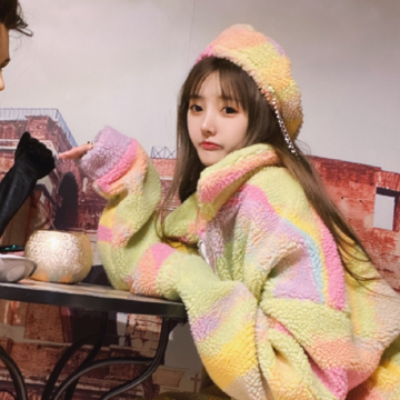 前段时间,套璐璐还发了一段视频祝他生日快乐,两人这样的关系也让很多