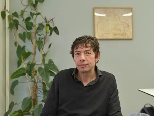 克里斯蒂安·德罗斯滕(christian drosten)教授是柏林夏里特(charité