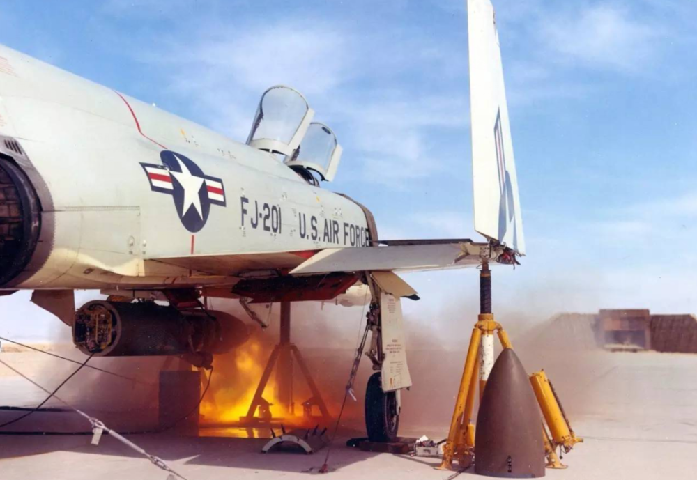 f35机炮成为摆设,精度差后坐力高,难怪歼20不愿意装