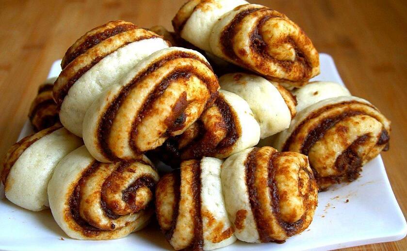 蒸馒头时别直接加酵母多加一步无论蒸什么面点都松软好吃