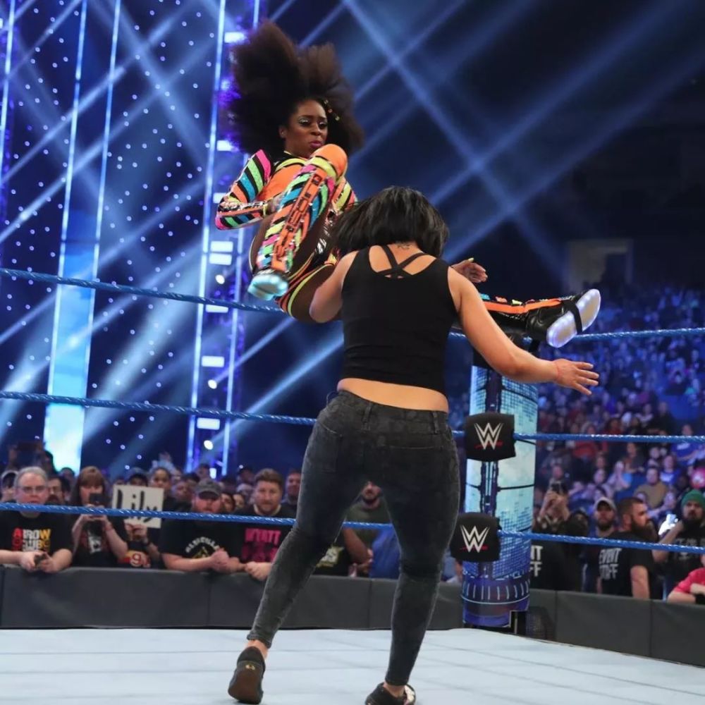 wwe狗粮之战超人飞拳漫天飞舞