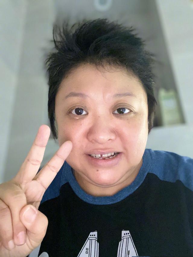 韩红病还没好全就被曝奔赴山东联系口罩厂脸色苍白不辞劳苦