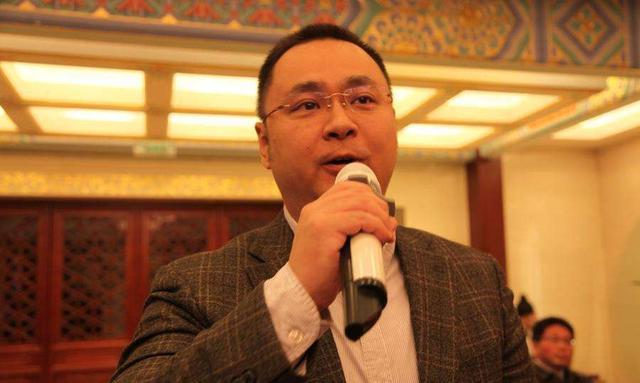 如今,已经39岁的陈由伟也不负众望,为中国数学家作出了很多贡献.