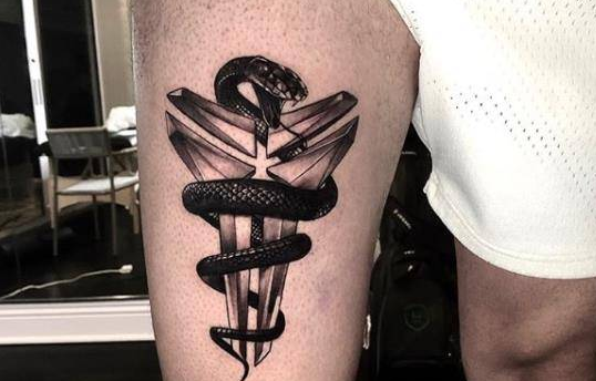 曼巴精神浓眉哥纪念科比的文身照公布获赞比詹姆斯的好看