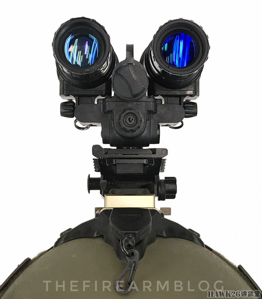 评测中国式的夜视仪解决方案使用pvs14镜片组的pvs31