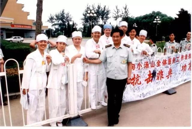 ICU主任：这次没用激素 不会像SARS有后遗症（组图） - 2