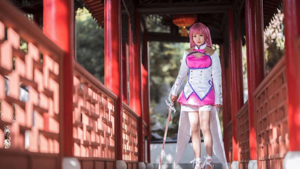 小说中同样令大家印象深刻的女性角色,想必纳兰嫣然肯定少不了.