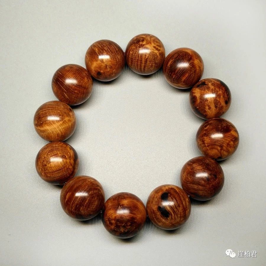 林彩娟 崖柏手串几百元和几万元的 究竟差距在哪里 腾讯新闻