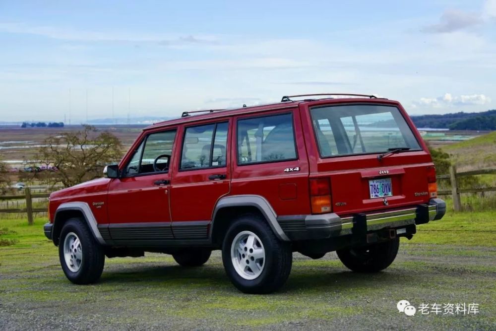 1990年的三手美版jeep 老切诺基4.