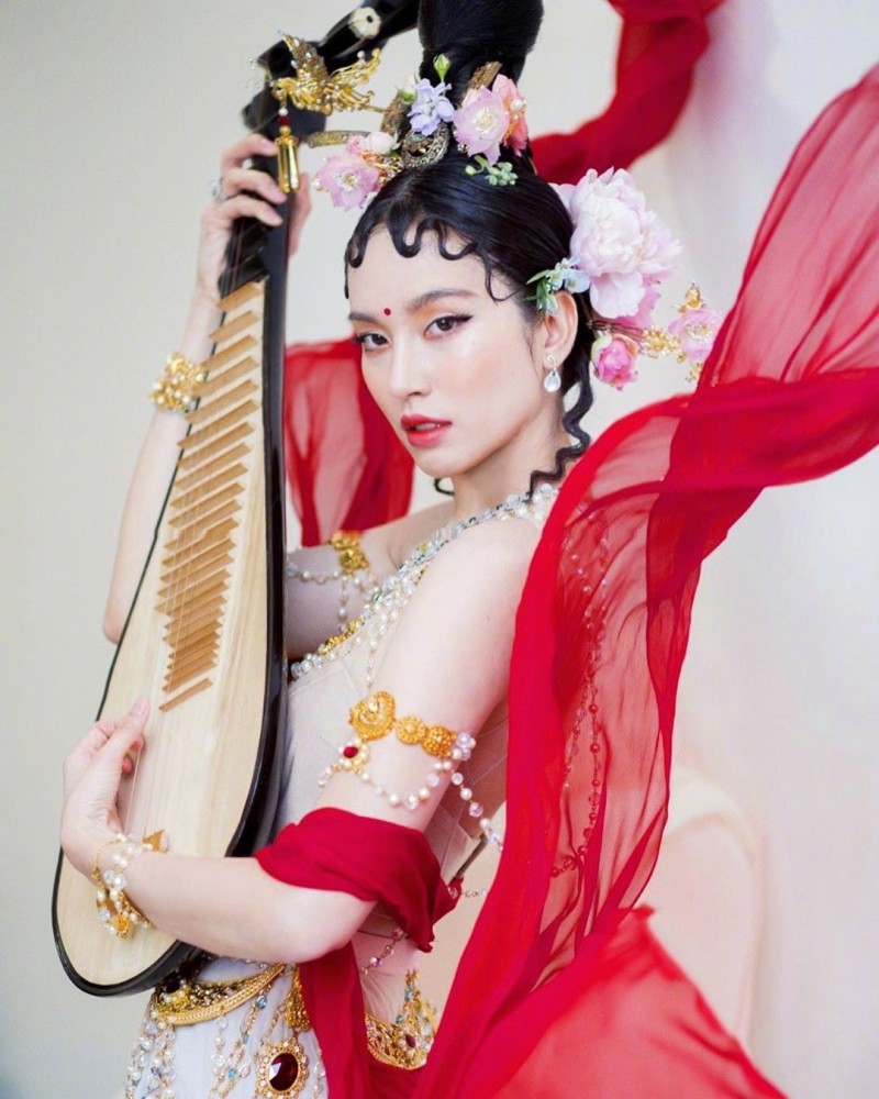 泰式过春节,泰星中国风传统造型太奇葩?