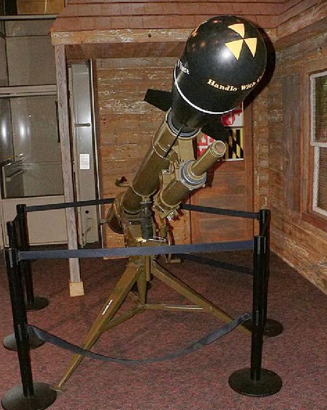 的是,"戴维·克罗克特"拥有核弹头,它因此成为了世界上最小的核子武器