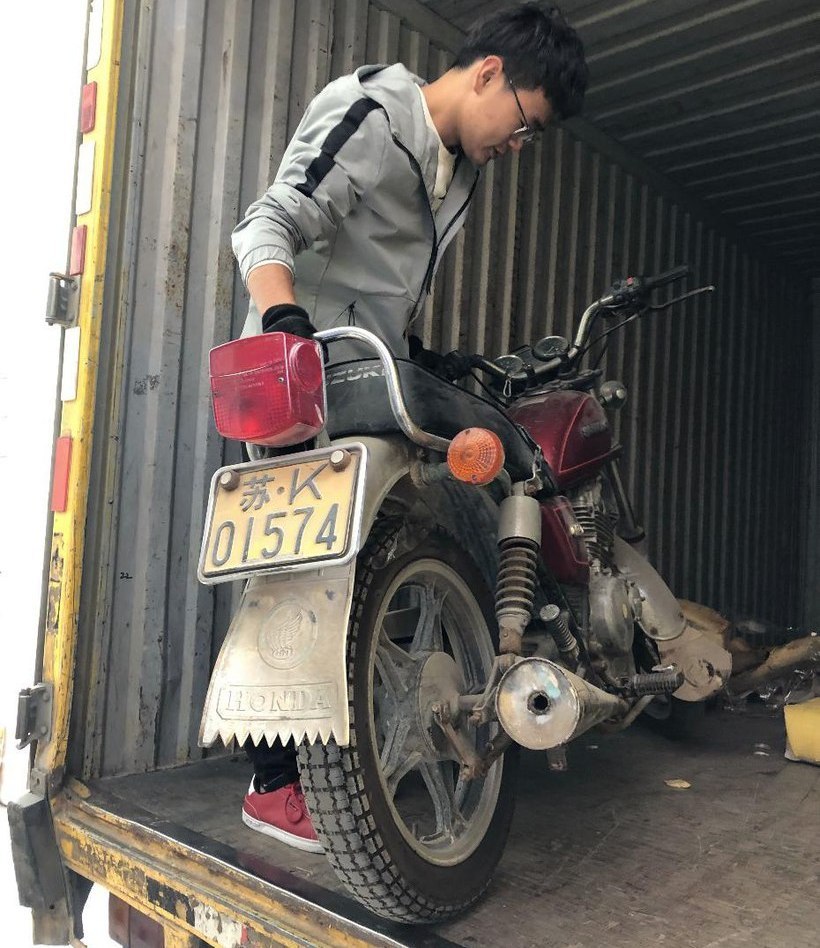 收了台30年的老铃木250 一身日本原装件没毛病 国产追上的么 腾讯新闻