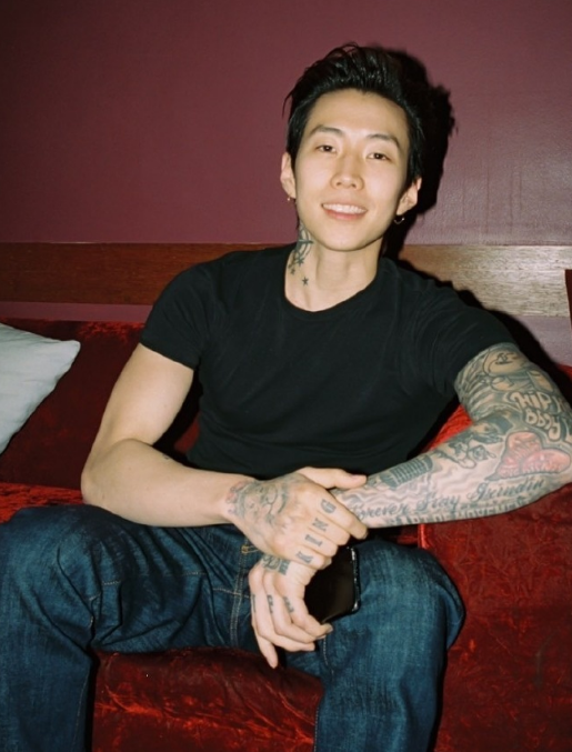 近期韩娱圈热点:bighit要名正言顺挤下yg,朴宰范"引火烧身"?