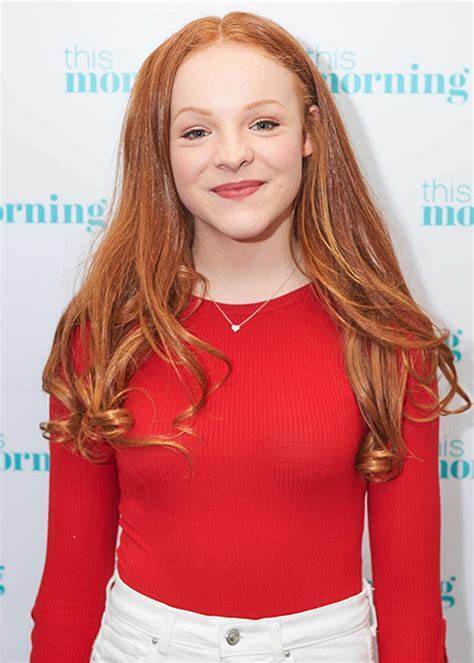 目前,伯德正在准备大学考试,她曾透露可能进入著名的拉达戏