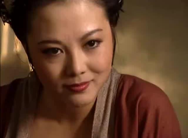 武松压住孙二娘,只想给她一个教训