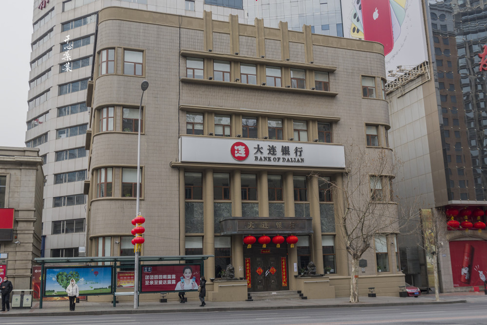 中国唯一按法国巴黎为蓝本打造的广场 也是中国最有 钱 的广场 腾讯新闻