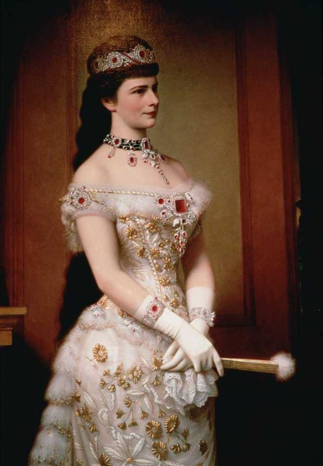 茜茜公主因细腰而美名远扬,将美演绎成了传奇,这组照片足以见证