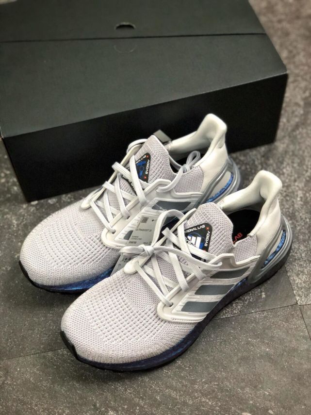 又一双如同穿袜子般的跑鞋阿迪达斯ultraboost20开箱测评