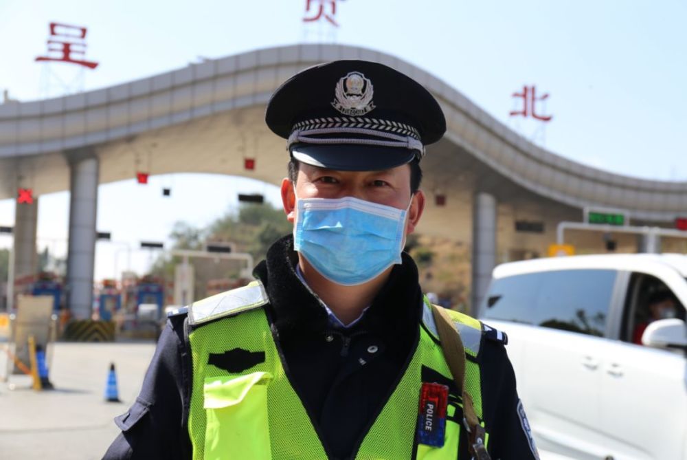 呈贡"警医夫妻" 疫情中最美的逆行者