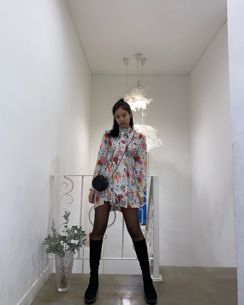 今日份猫系少女jennie日常即海报简直是滤镜般的美丽人生